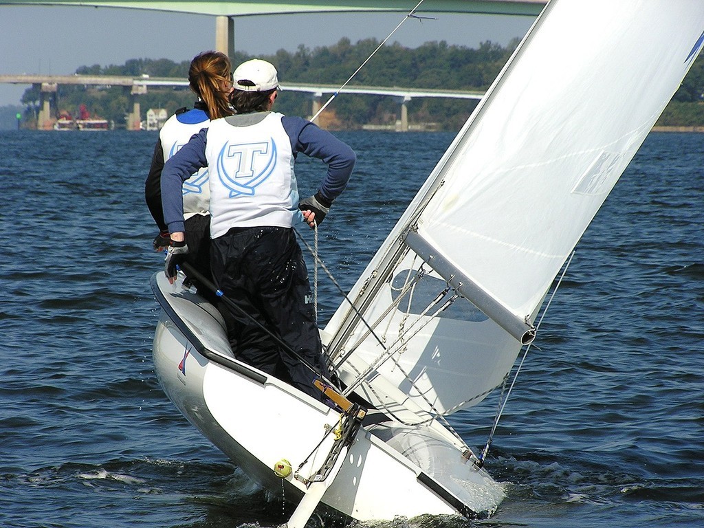 Michael Easton/Katie Greenlee tacking a 420 in our team pinnies. © Ken Legler